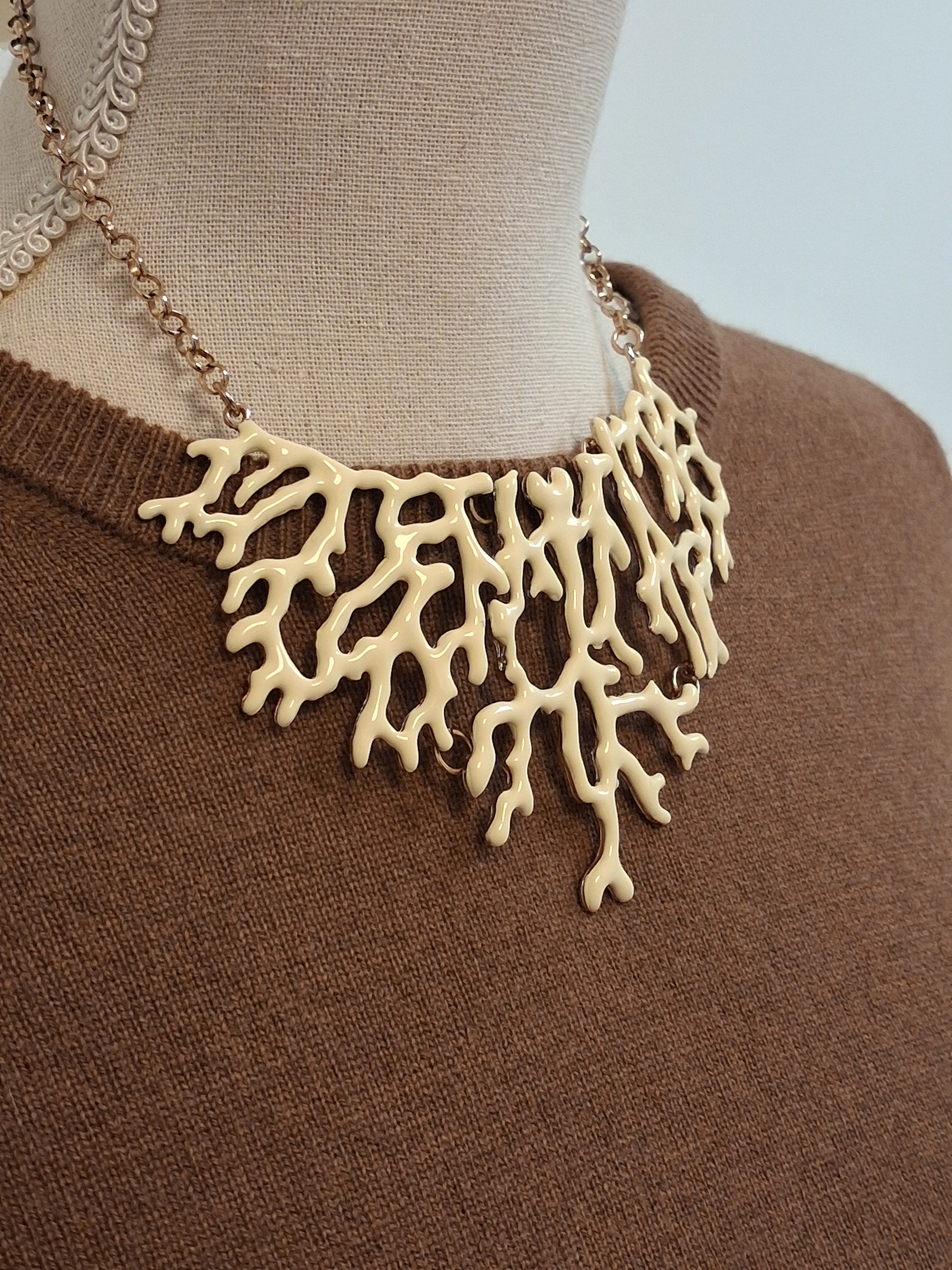 Halsband av Kenneth Jay Lane