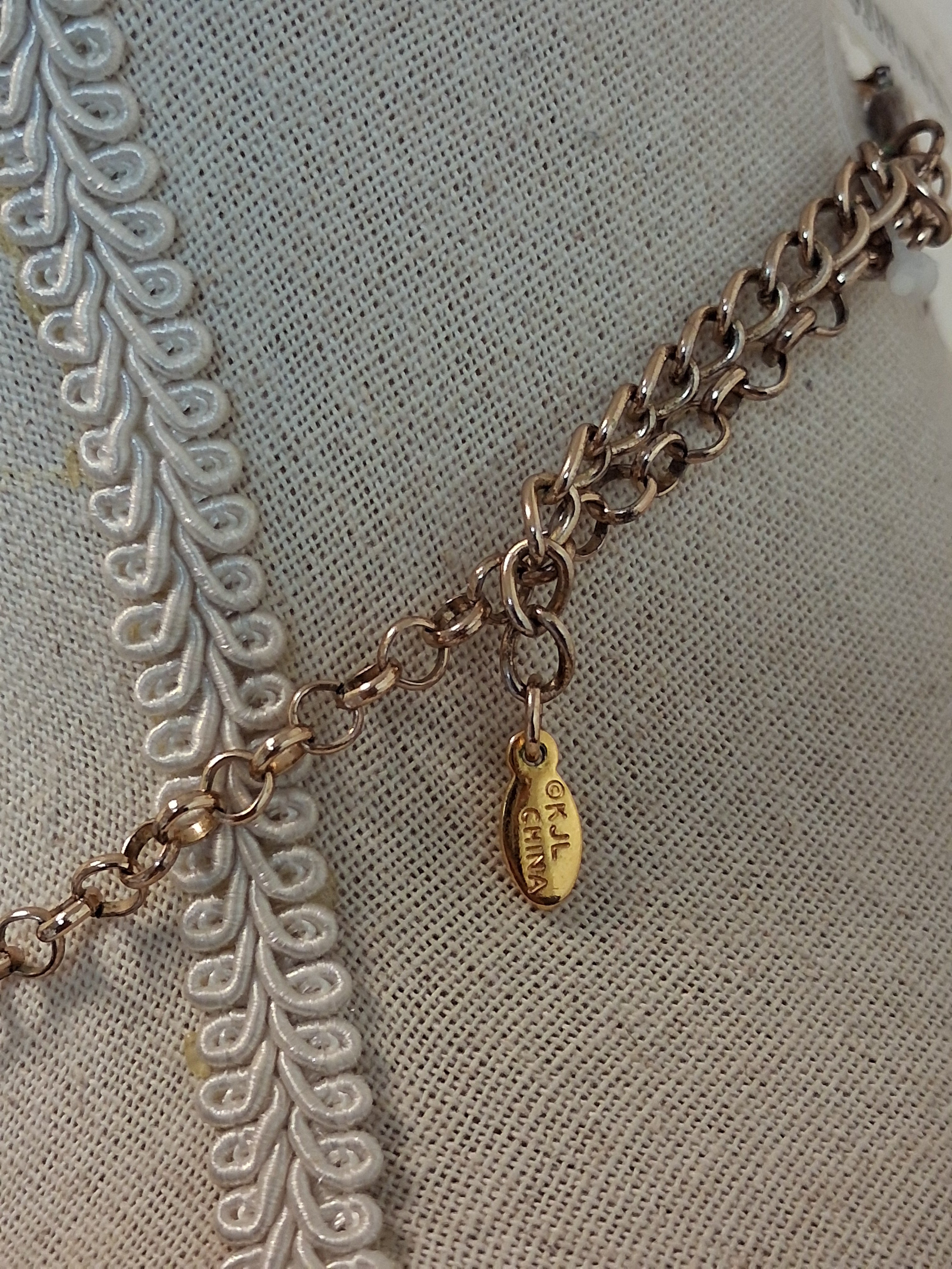 Halsband av Kenneth Jay Lane