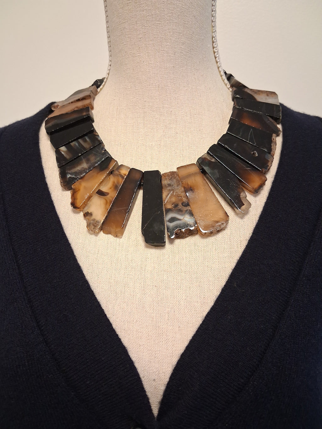 Stenhalsband av Kenneth Jay Lane