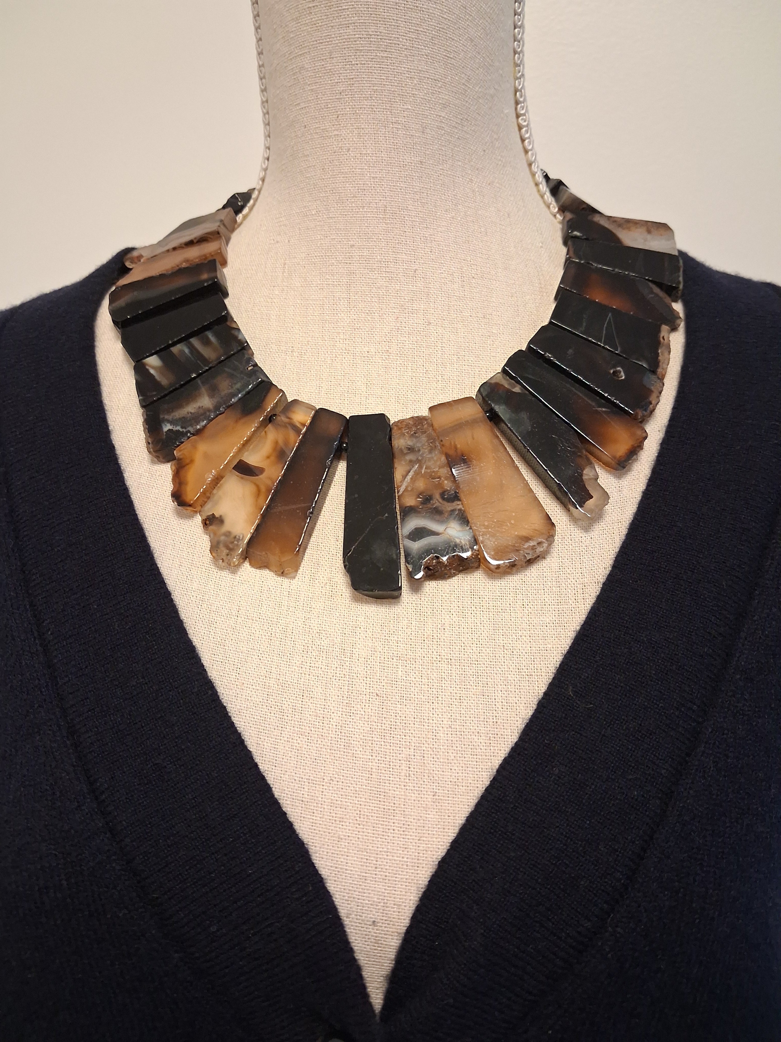 Stenhalsband av Kenneth Jay Lane