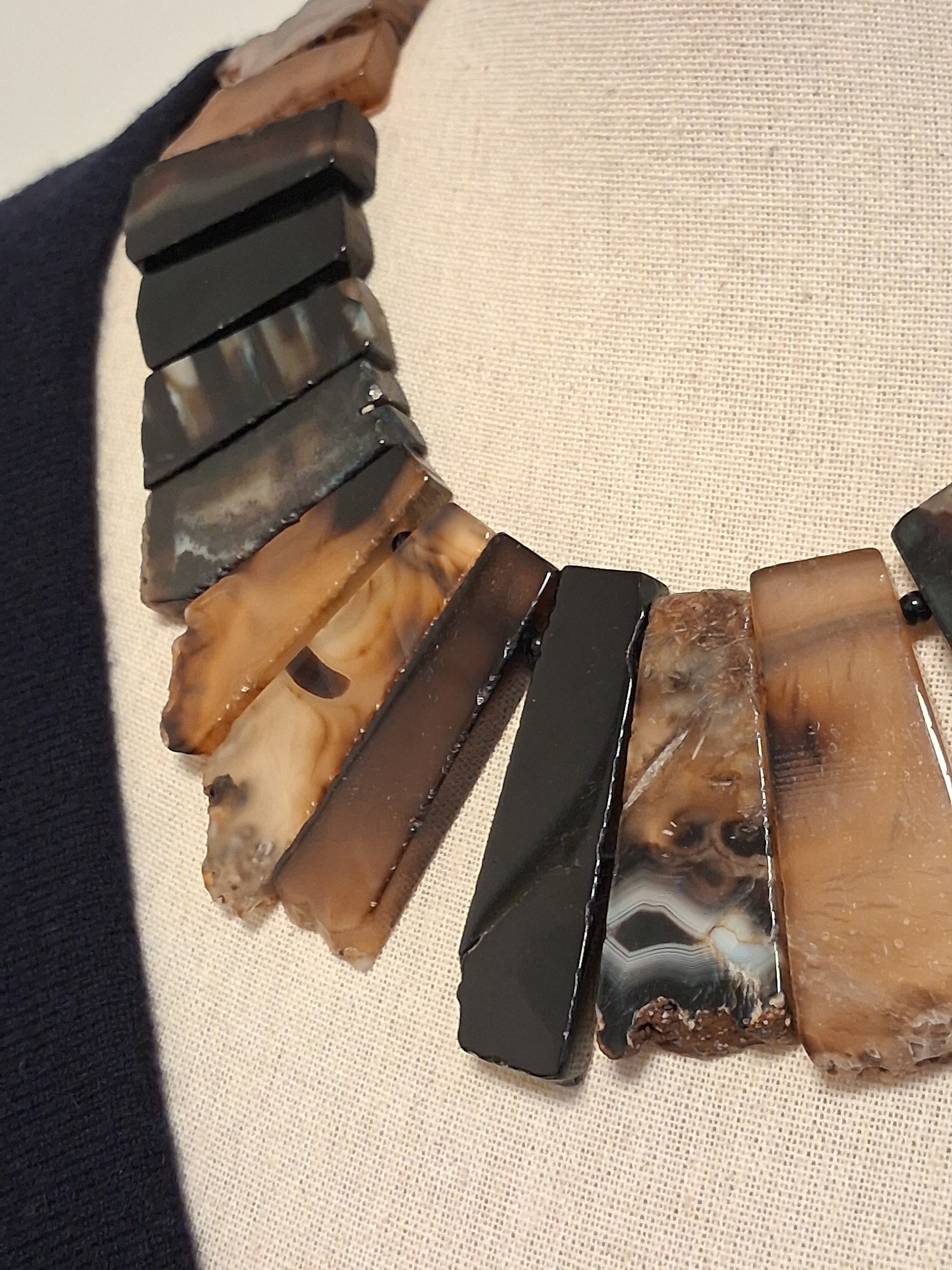 Stenhalsband av Kenneth Jay Lane