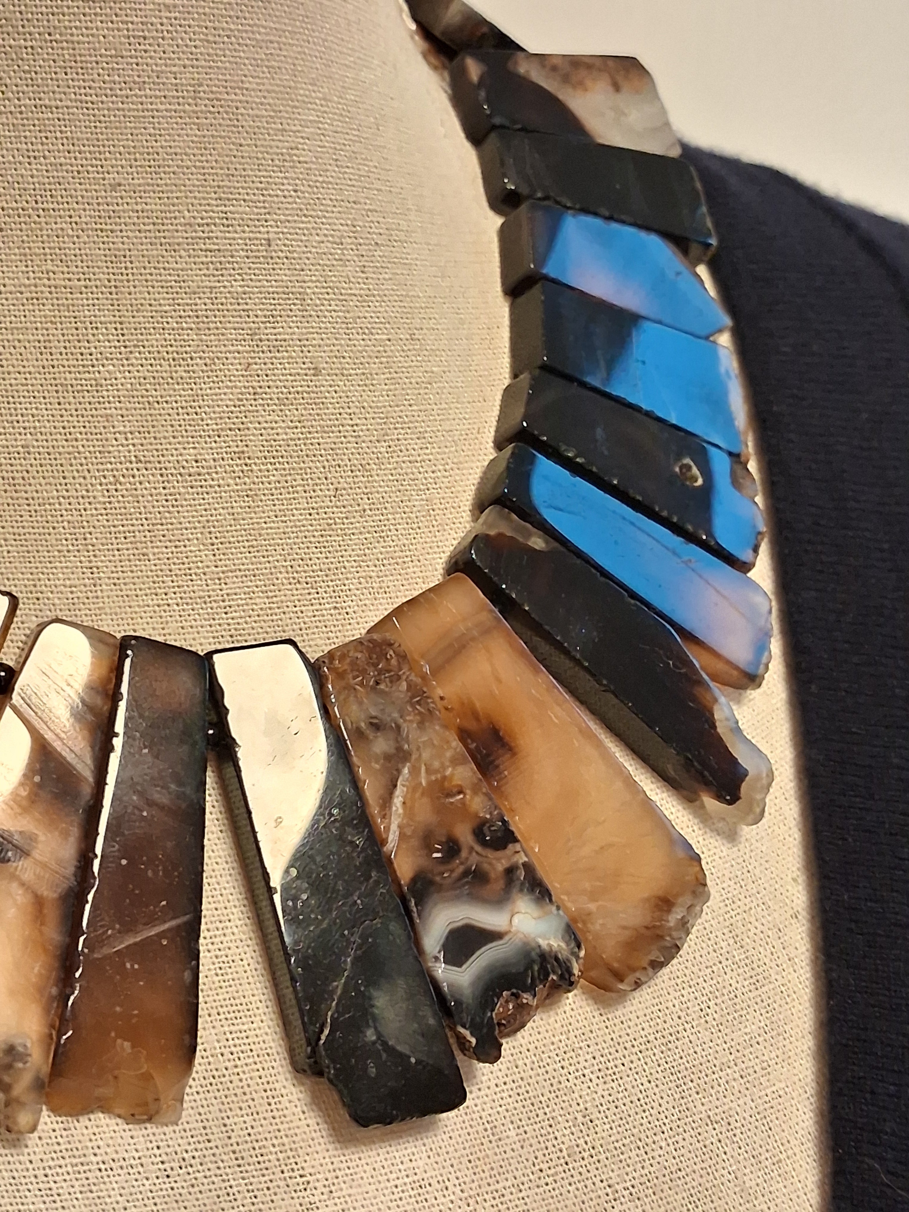 Stenhalsband av Kenneth Jay Lane