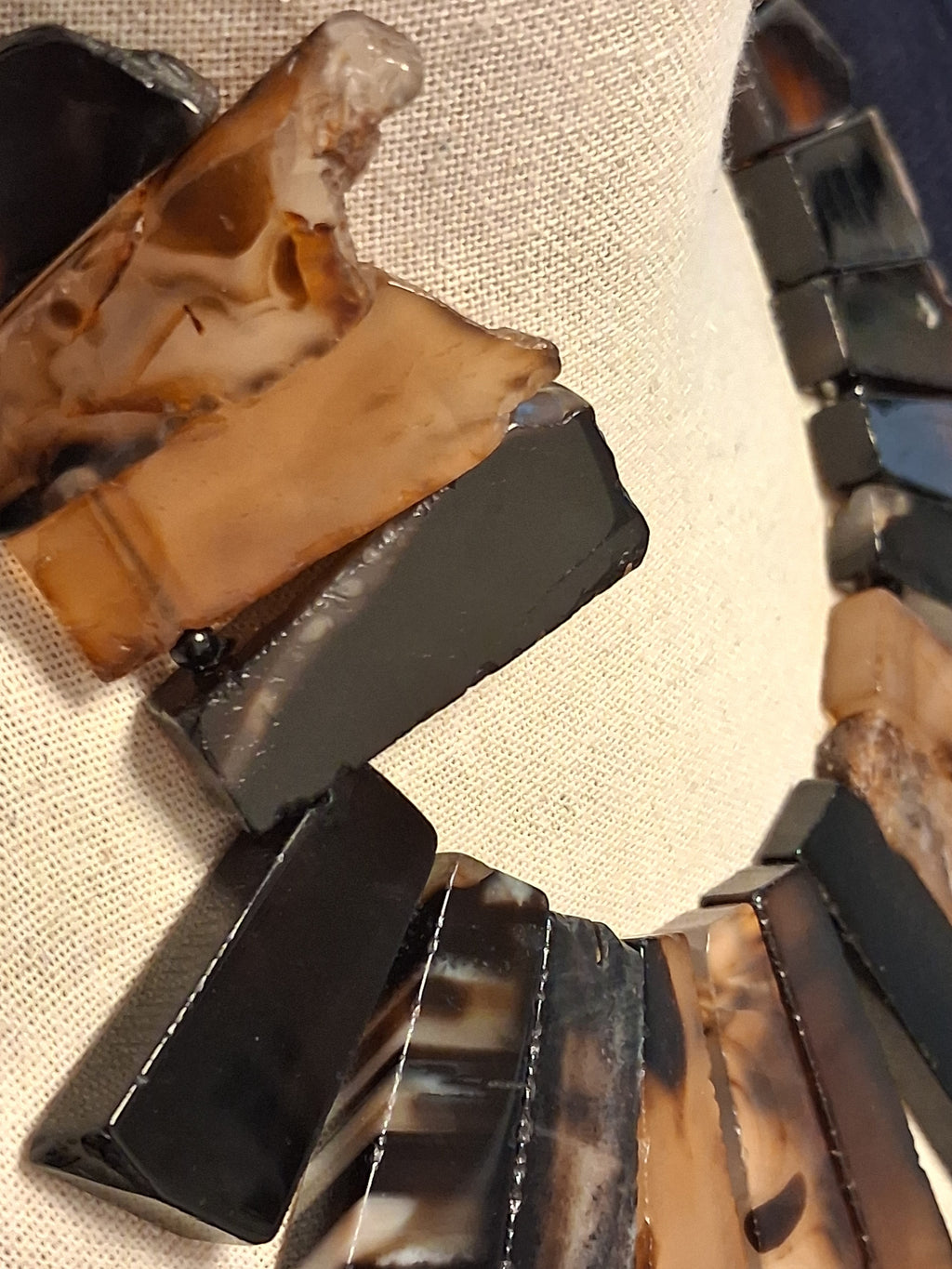 Stenhalsband av Kenneth Jay Lane