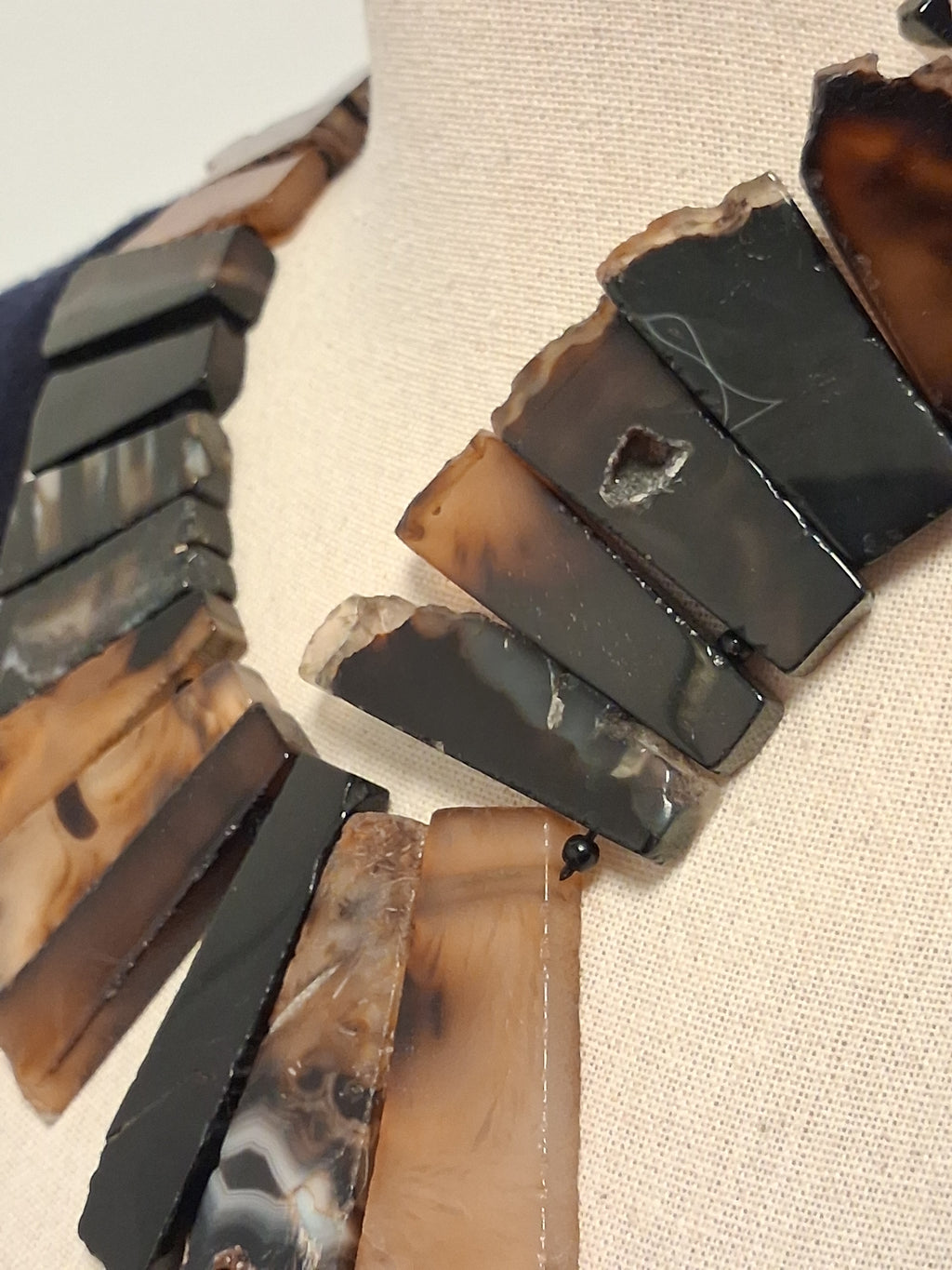 Stenhalsband av Kenneth Jay Lane
